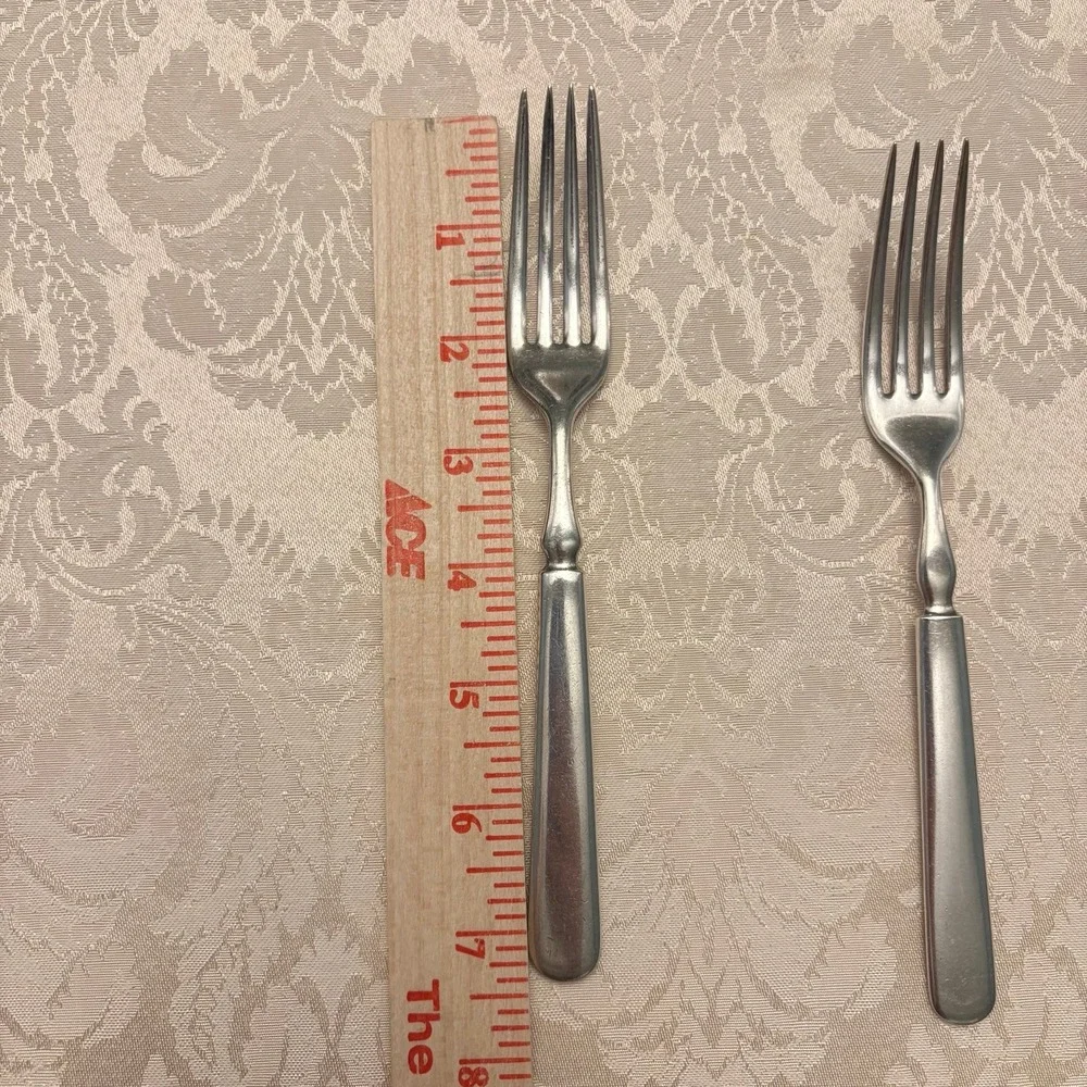 1847 Rogers Bros Plain Round Silverplate Fork Lot of 6 2 Monogrammed Replacement
